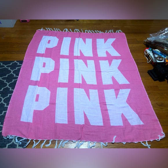 Limited Edition Victoria’s Secret Beach Throw Blanket - Picture 1 of 8